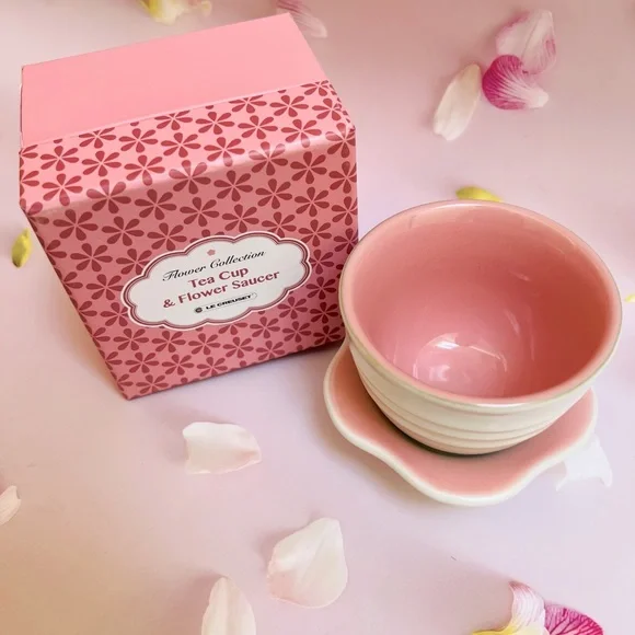 Le Creuset Tea Cup With Flower Saucer(reserve for seashelly) - Picture 4 of 11